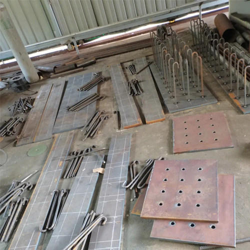 有哪些其他因素会影响巴中预埋件位置的确定？